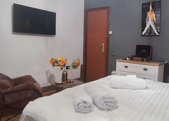 Cozy Studio In Noble House Main Square