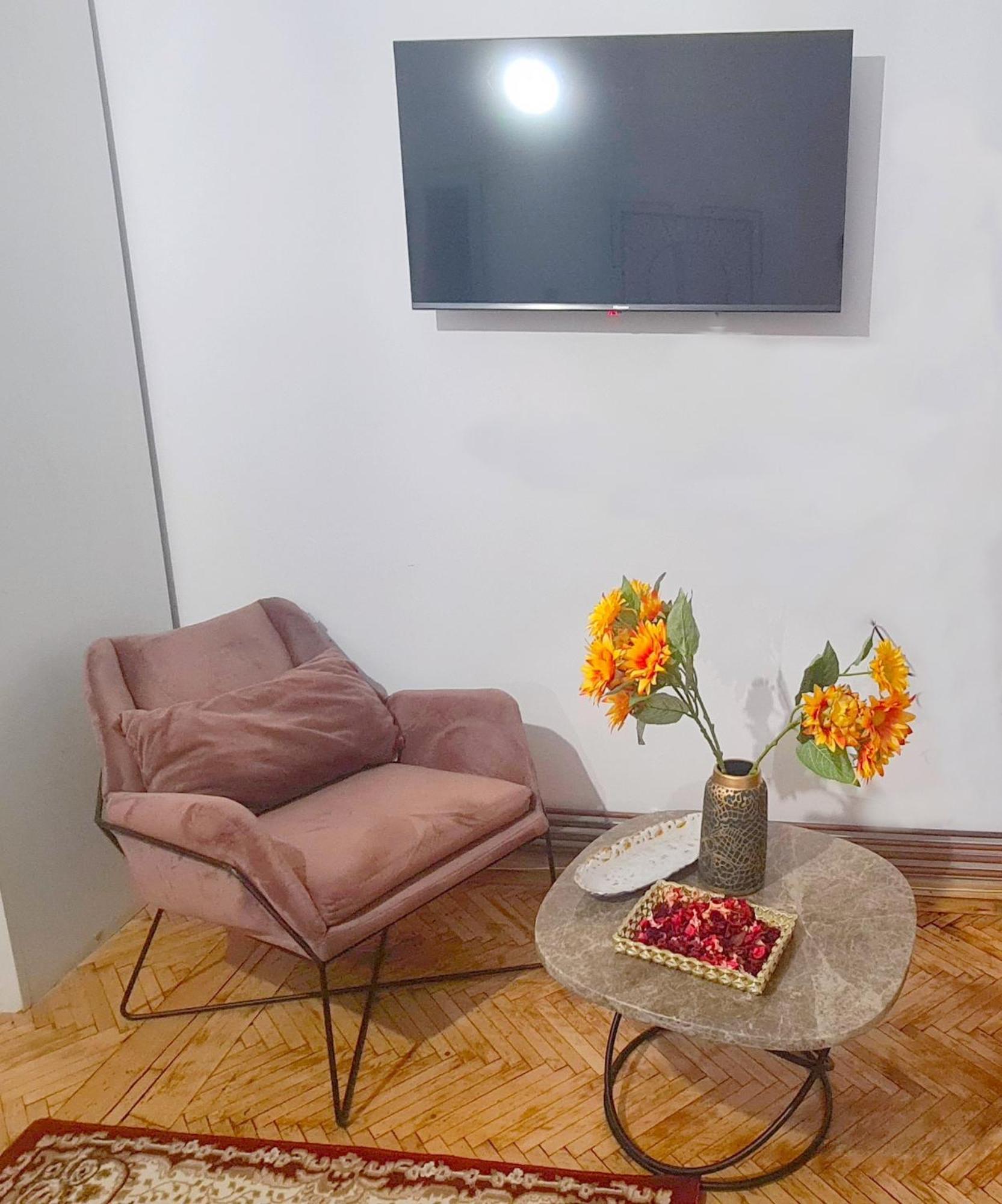 Cozy In Noble House Main Square *